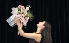 25岁女高中生未增删翻译中文翻译英语樱花